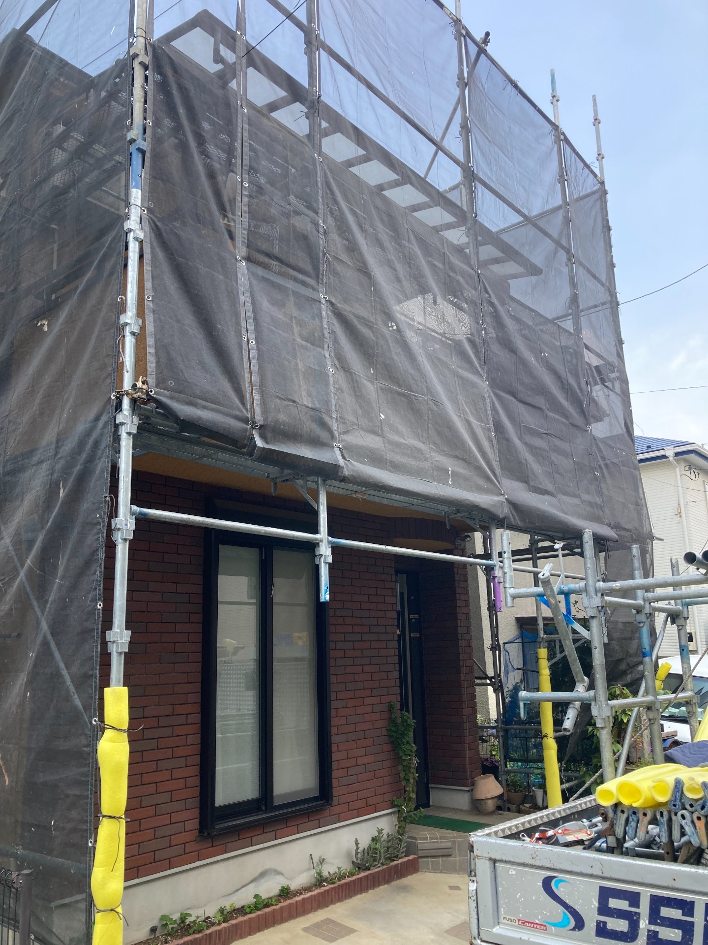 【足場】宮前区東有馬にて仮設工事